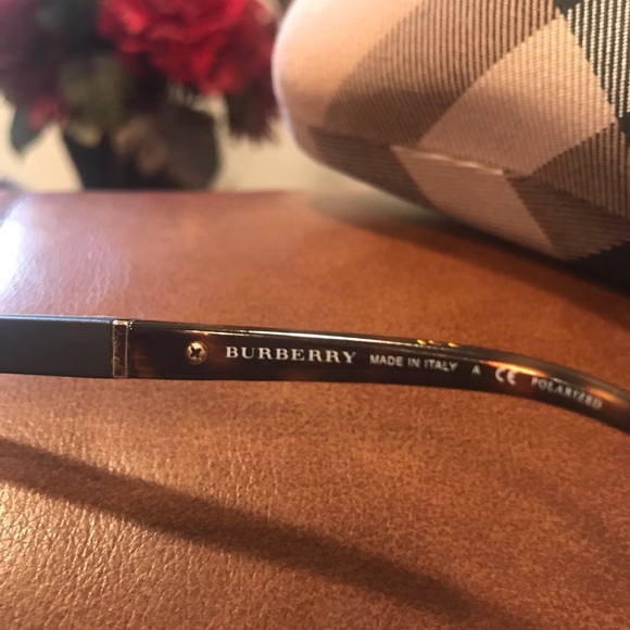 Burberry sunglasses - Picture 5 of 5